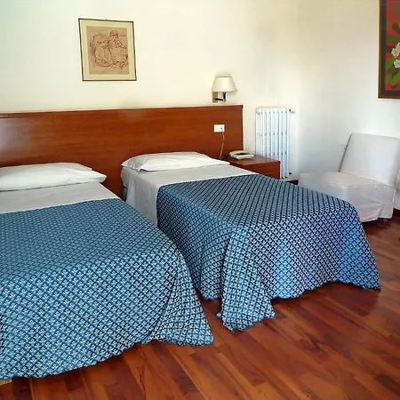 Monteverde E Austria Отель Рим